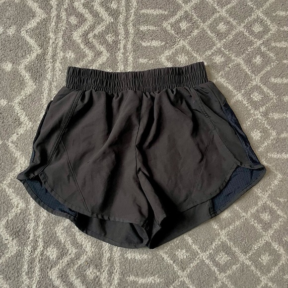 SHEIN Active Shorts - Picture 1 of 2